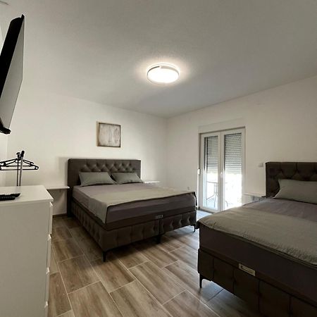 Twin Apartments Ivanica Exteriér fotografie