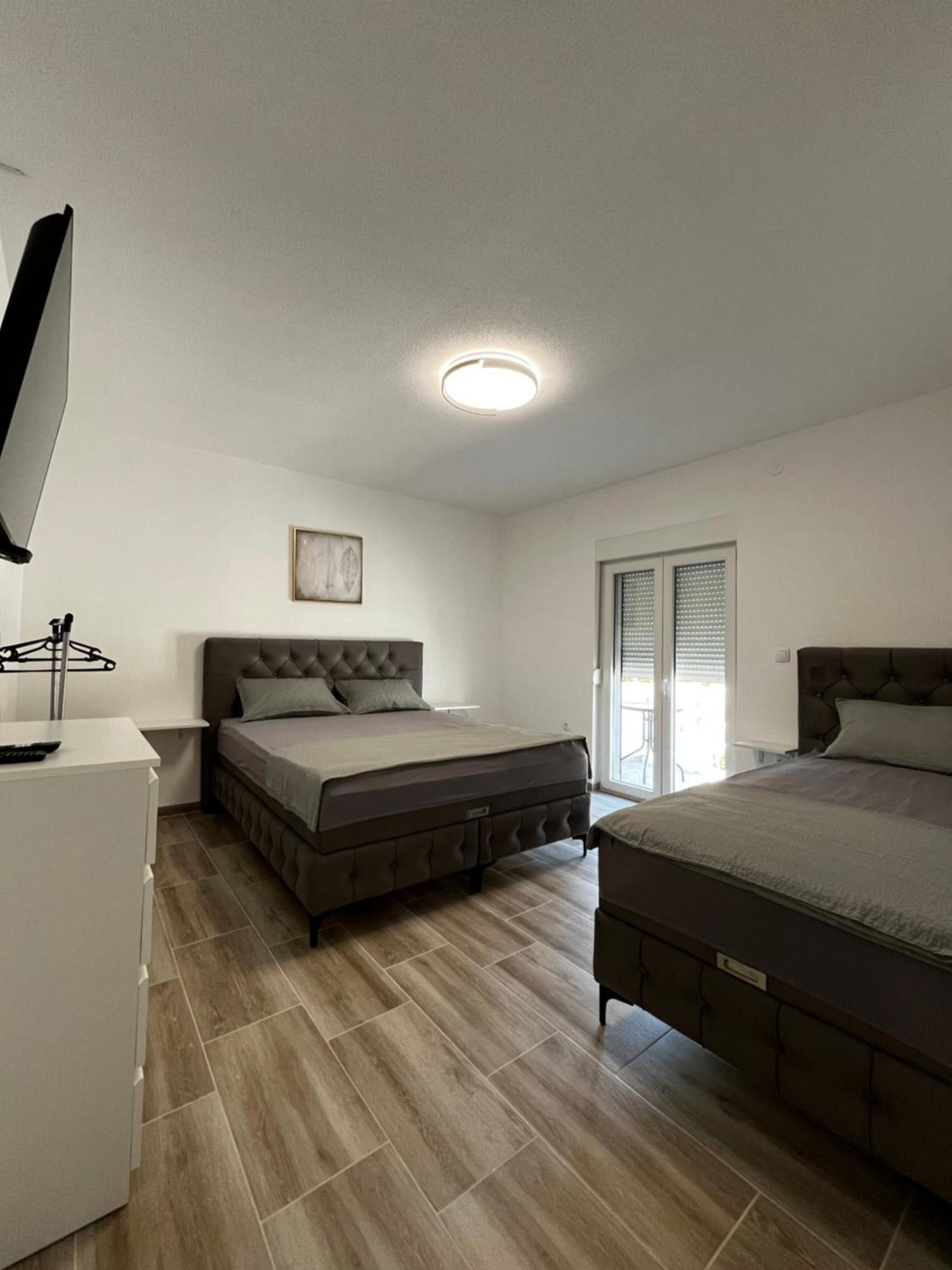 Twin Apartments Ivanica Exteriér fotografie